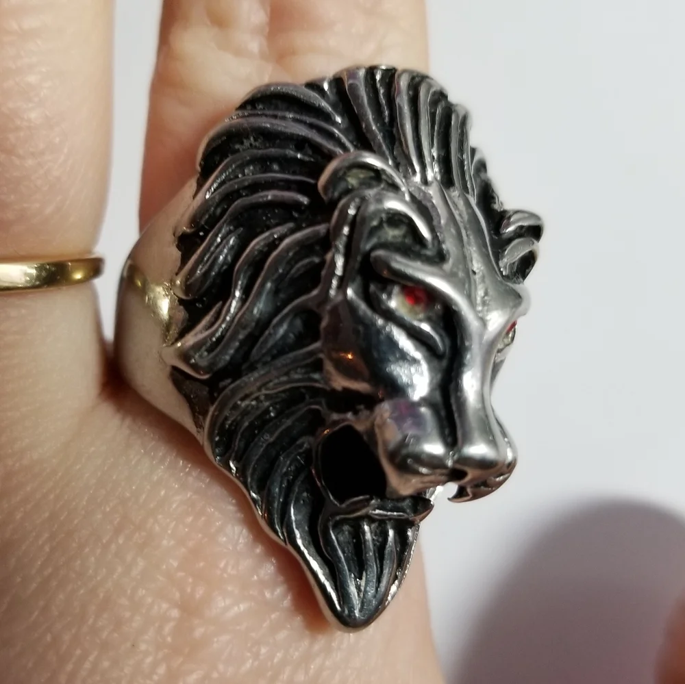 Relisted -lion ring red rhinestone eyes dark silvertone size 11.75   11 3/4 - Picture 9 of 14